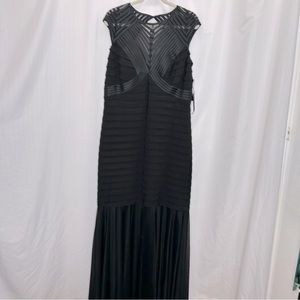 Betsy Adam black maxi mermaid dress cap sleeves